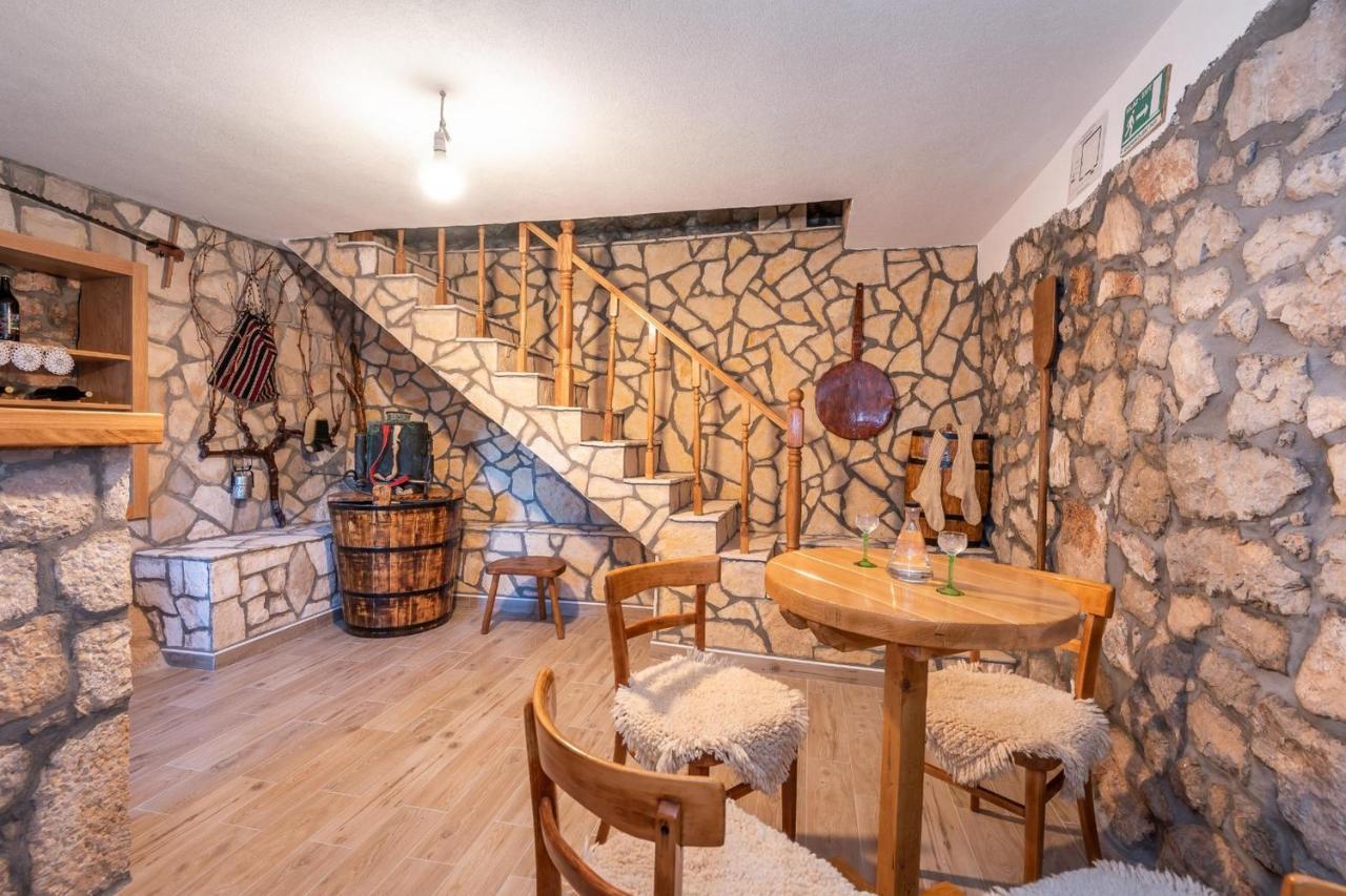 Villa Lazini Dvori Stasevica エクステリア 写真